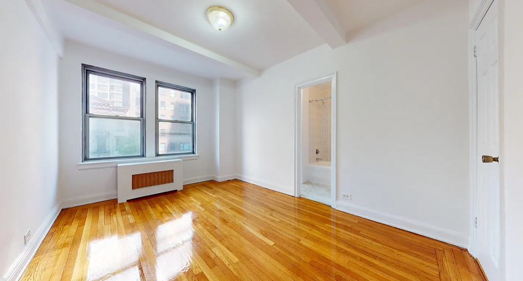 East 38th Street - Photo 5