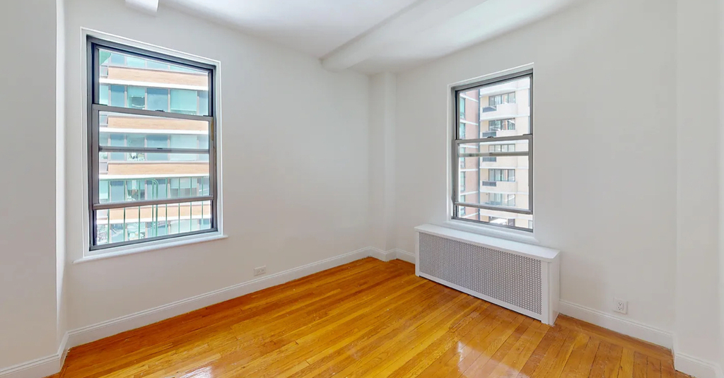 East 38th street  - Photo 5