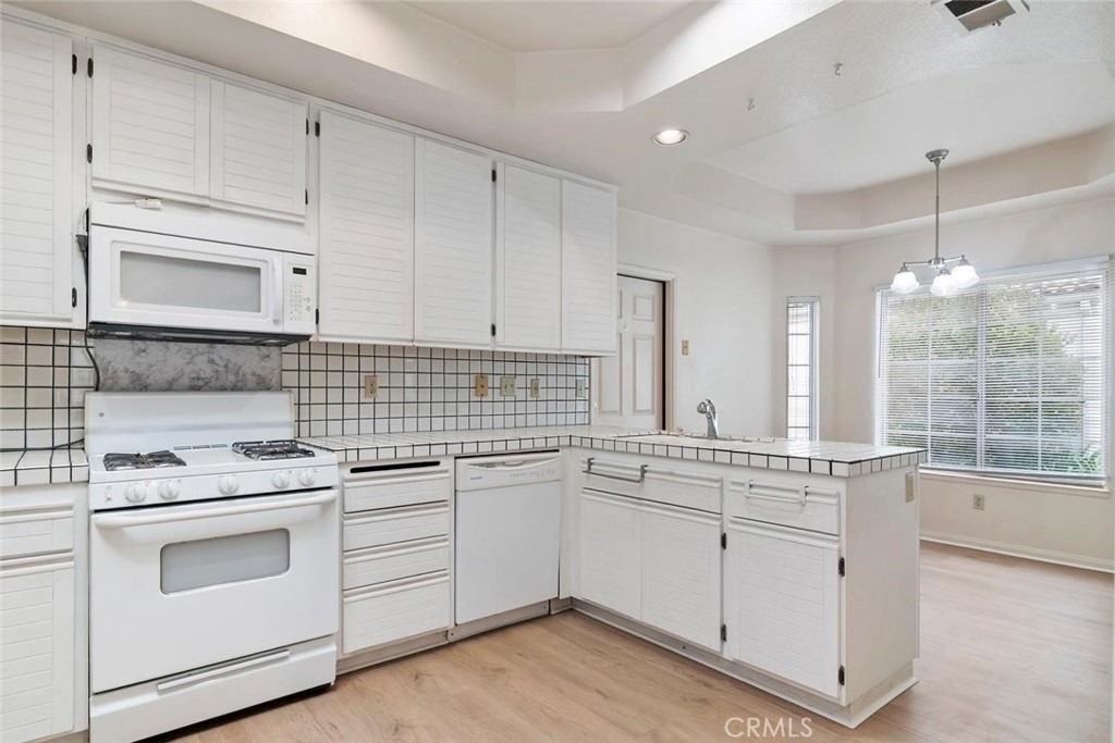 2117 Bermuda Dunes - Photo 6