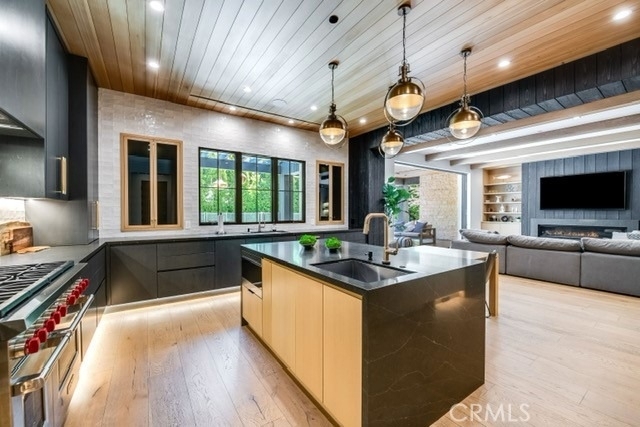 5150 Beeman Avenue - Photo 14