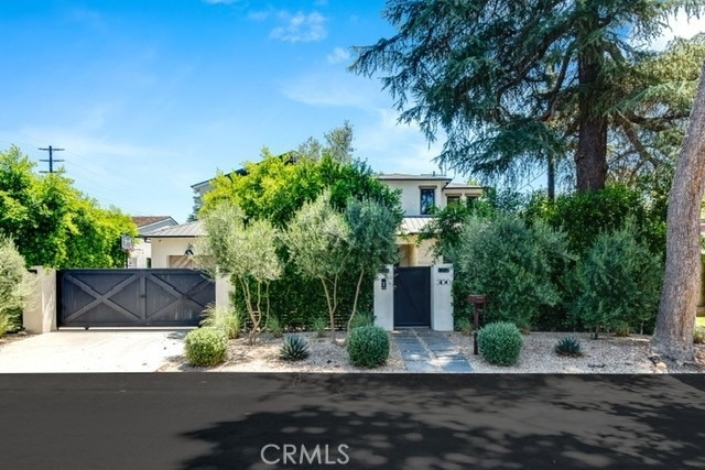 5150 Beeman Avenue - Photo 2
