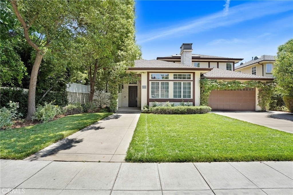 1714 W Oak - Photo 0