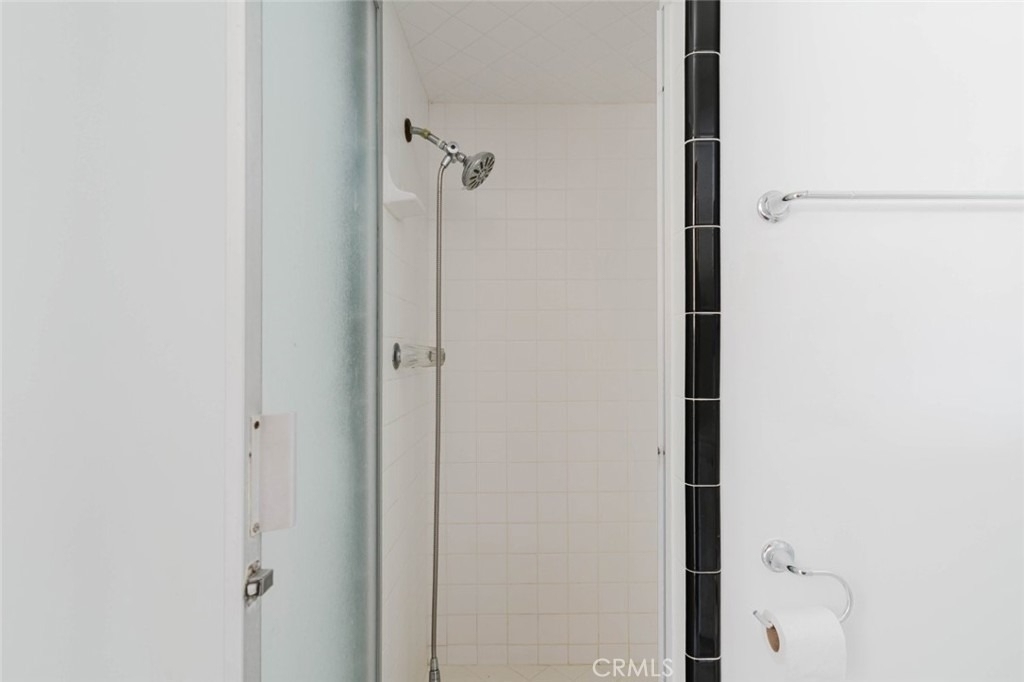 10826 Blucher Avenue - Photo 22
