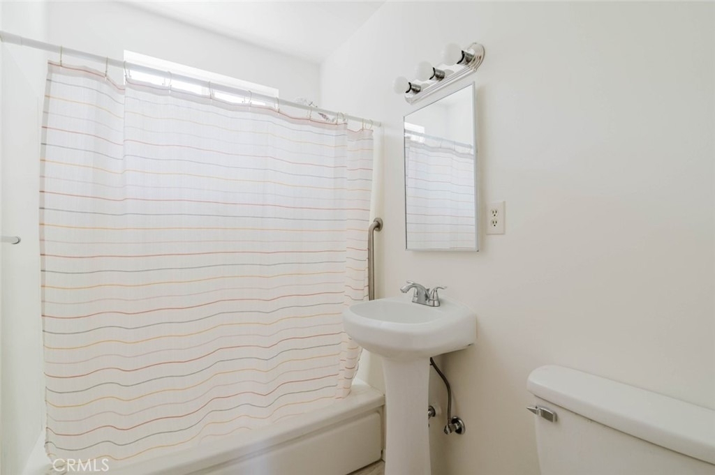 10826 Blucher Avenue - Photo 21