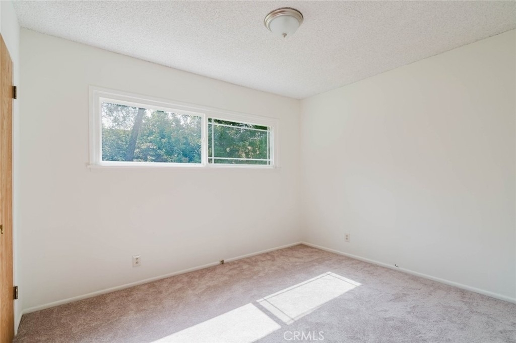 10826 Blucher Avenue - Photo 18