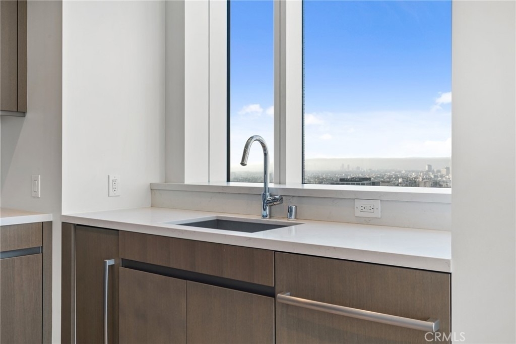 889 Francisco Street - Photo 12