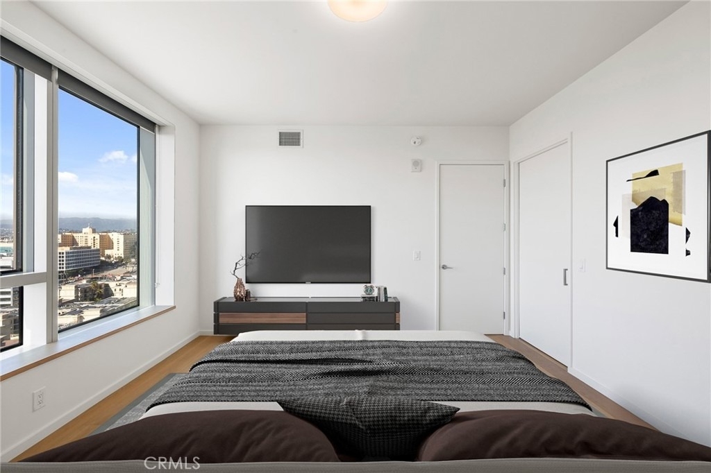 889 Francisco Street - Photo 4