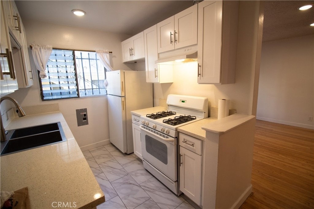 1224 North Mansfield - Photo 9