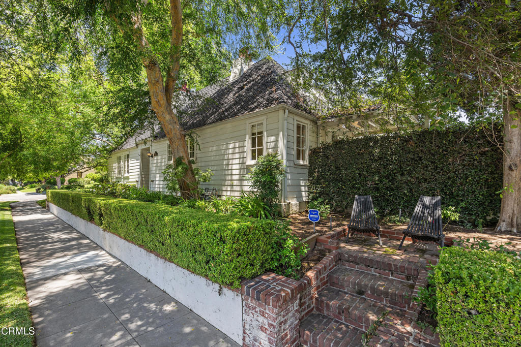 840 Victoria Drive - Photo 3