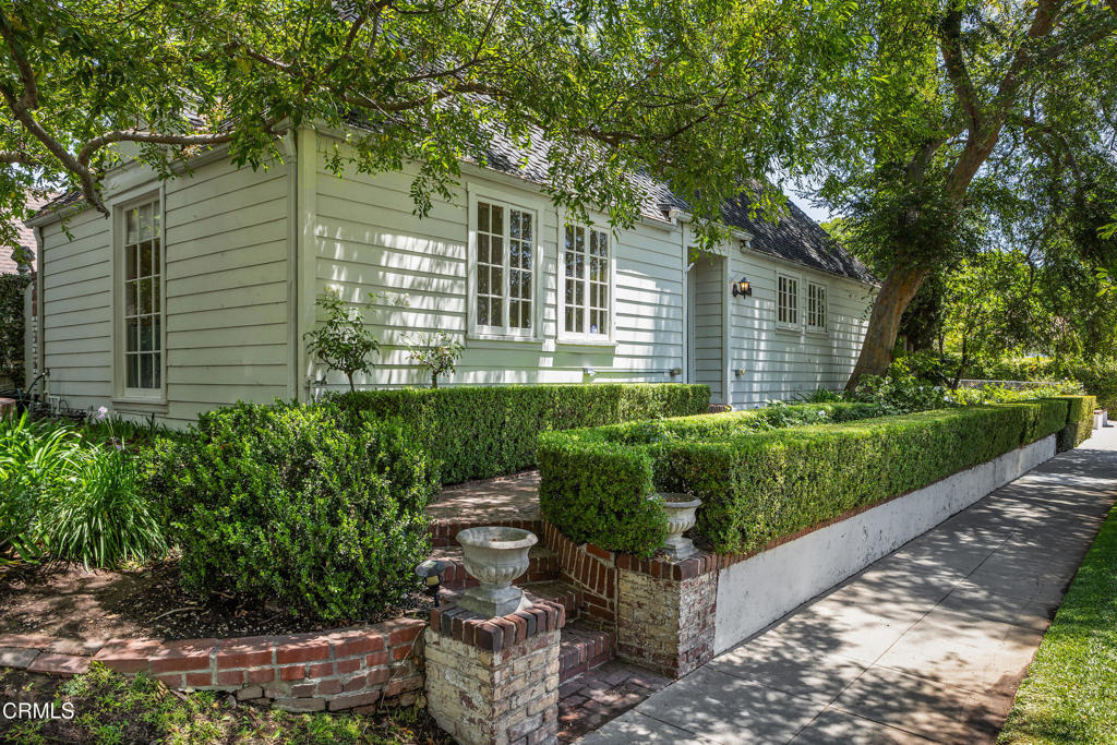 840 Victoria Drive - Photo 1