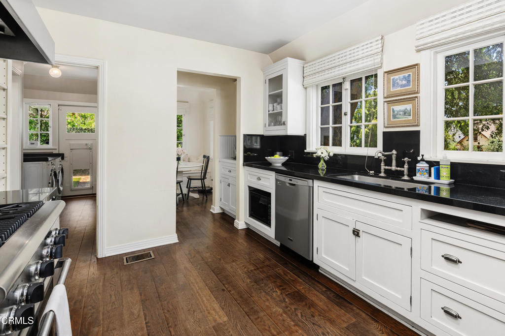 840 Victoria Drive - Photo 13