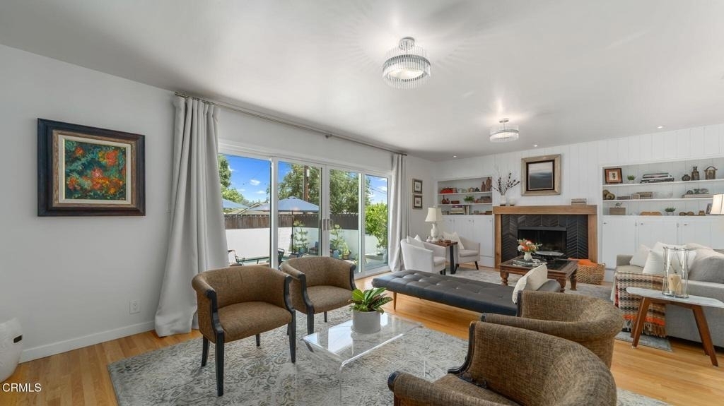 2030 N Altadena Drive - Photo 3