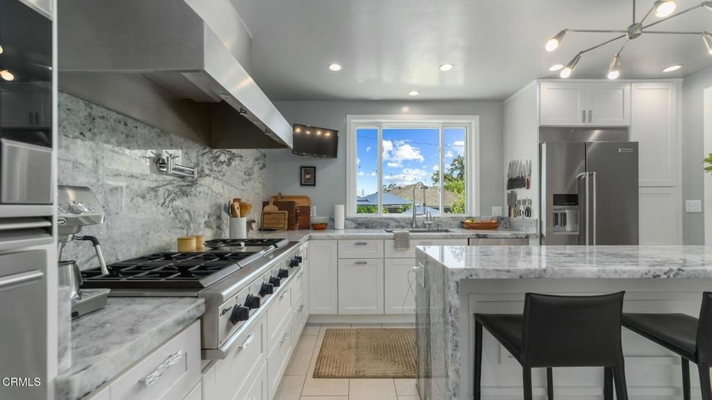 2030 N Altadena Drive - Photo 13