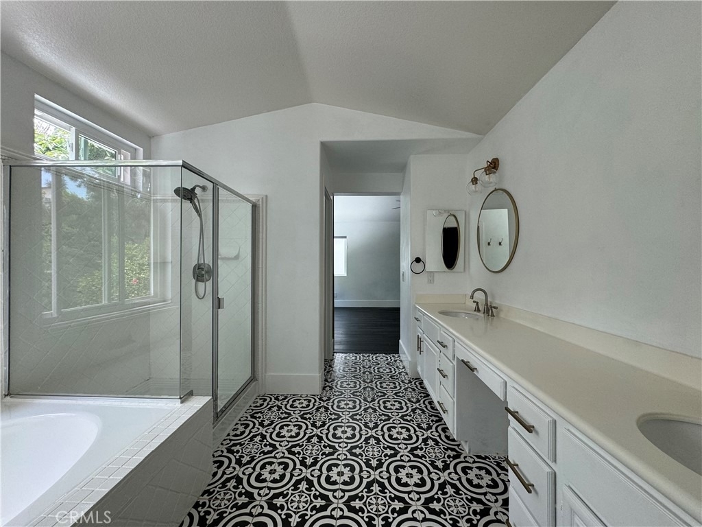 28 Deerwood - Photo 15