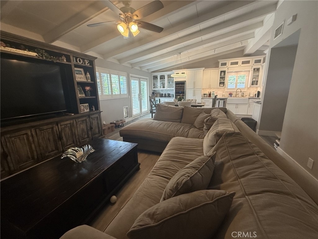 2447 Clarke - Photo 9