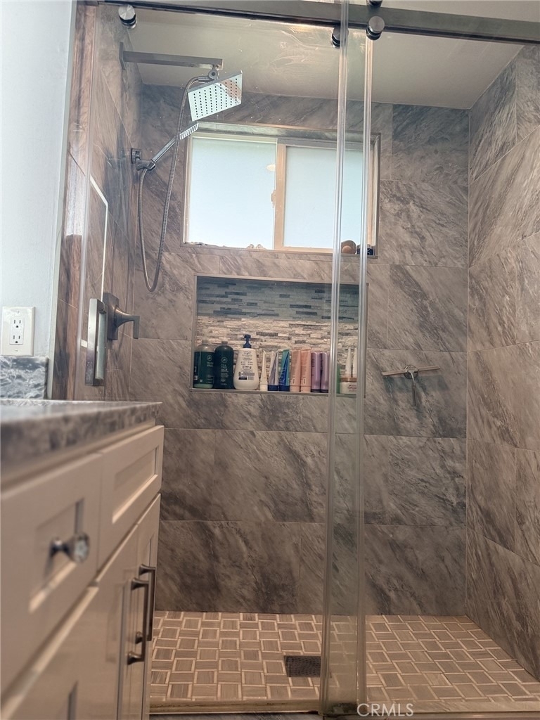 2447 Clarke - Photo 13