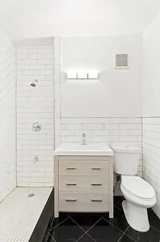 551 Manhattan Avenue - Photo 3