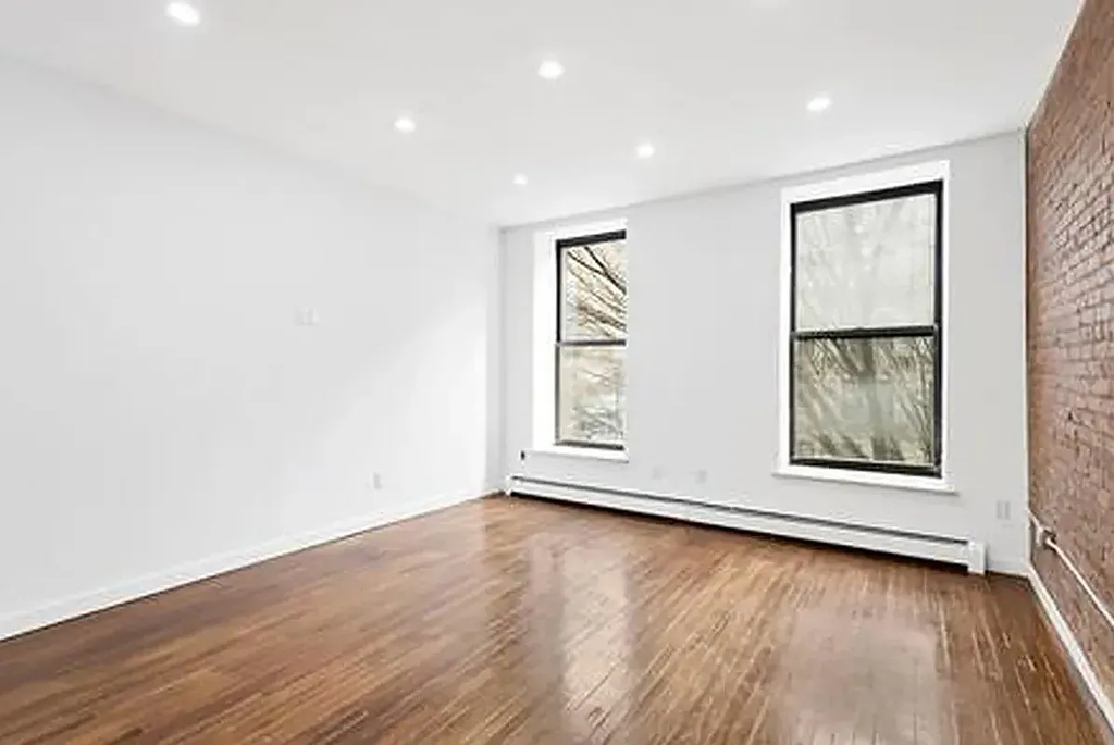 551 Manhattan Avenue - Photo 1