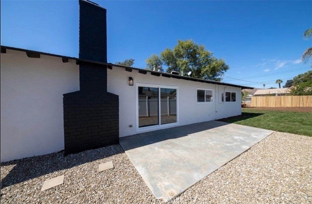 11233 Doverwood - Photo 2