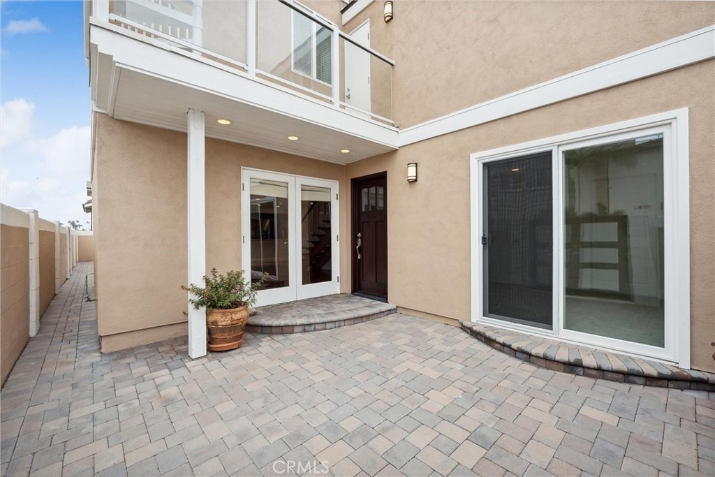 215 Walnut Street - Photo 2