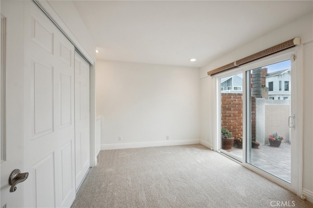 215 Walnut Street - Photo 8