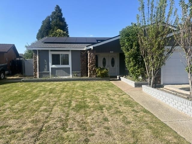 1385 Wimbledon Court - Photo 0