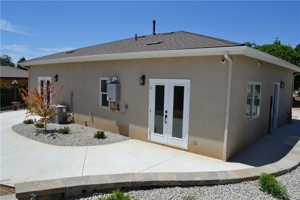 12747 Hilltop Drive - Photo 3