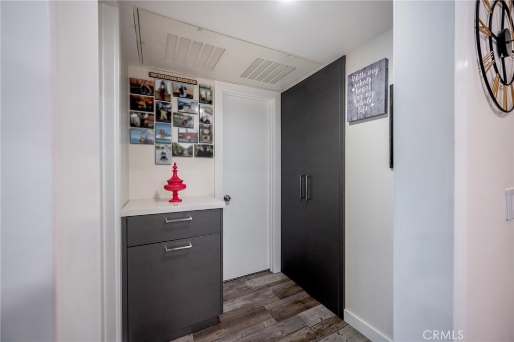 330 N Jackson Street - Photo 17