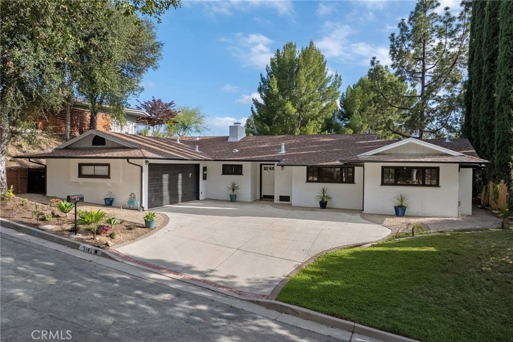 516 Venado Vista - Photo 0