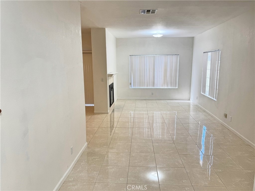 18319 Hart Street - Photo 3