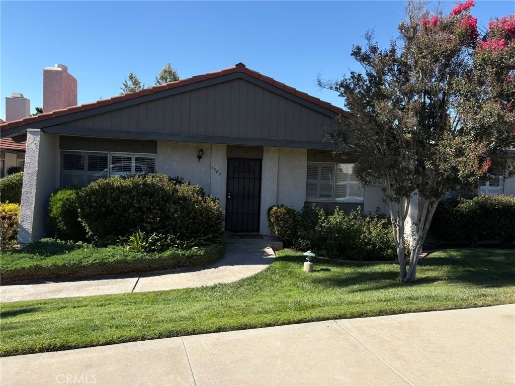 1585 Christopher - Photo 0