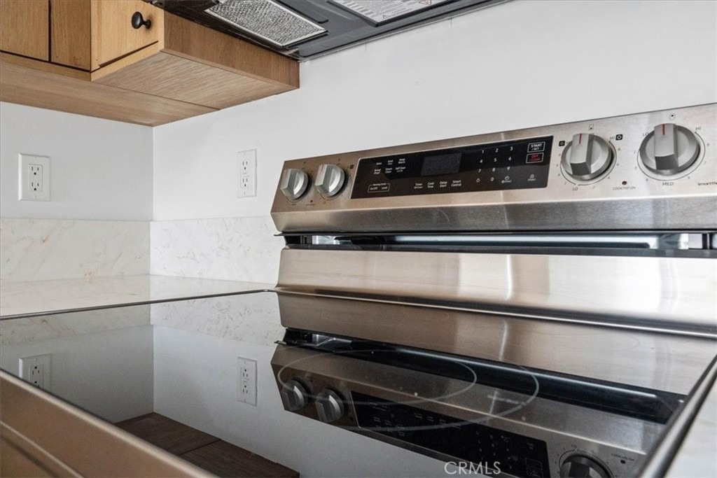 270 11th - Photo 6