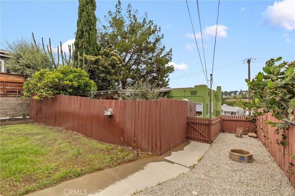 4173 York Boulevard - Photo 3