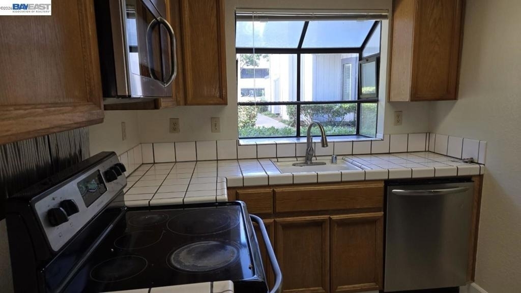 6125 Thornton Ave - Photo 2