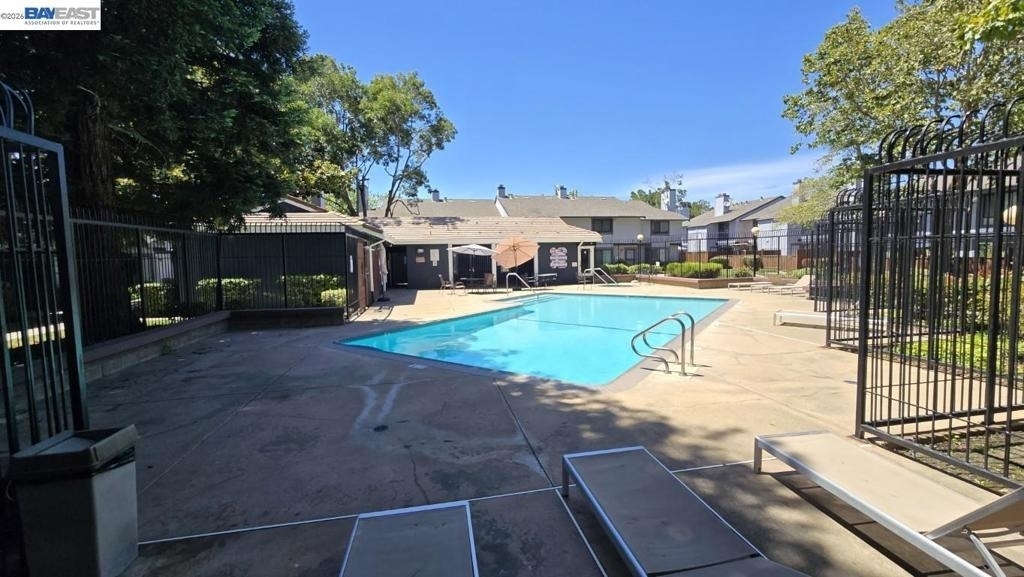 6125 Thornton Ave - Photo 4