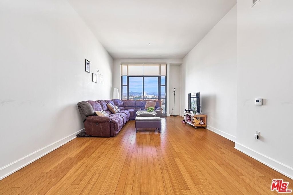 3223 W 6th Street - Photo 3