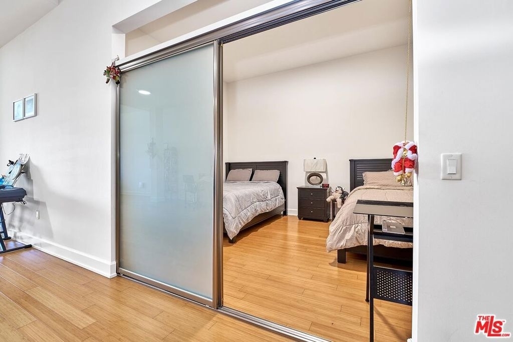 3223 W 6th Street - Photo 10