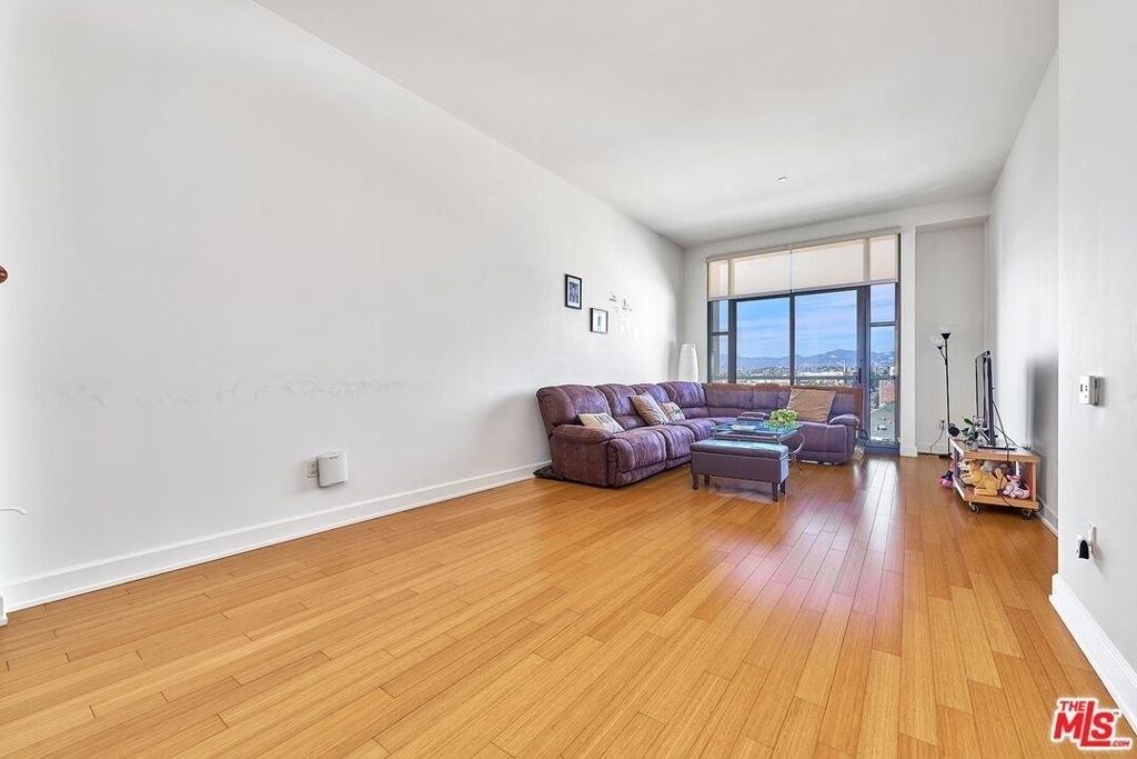 3223 W 6th Street - Photo 6