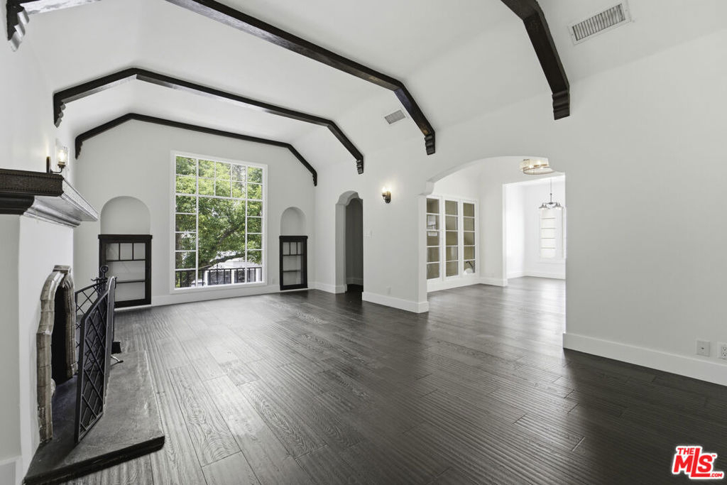 920 N Genesee Avenue - Photo 2