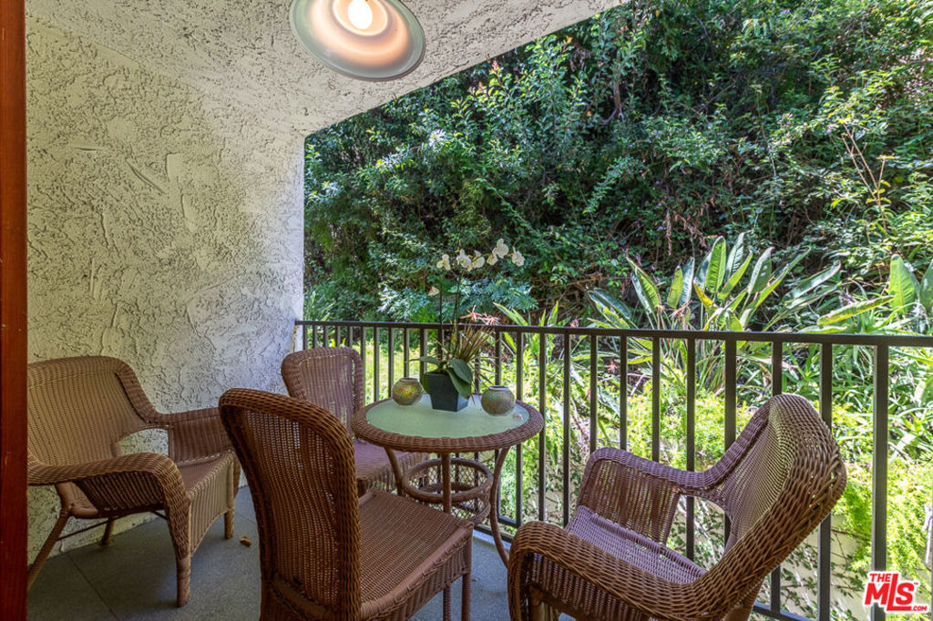 1230 Horn Avenue - Photo 18