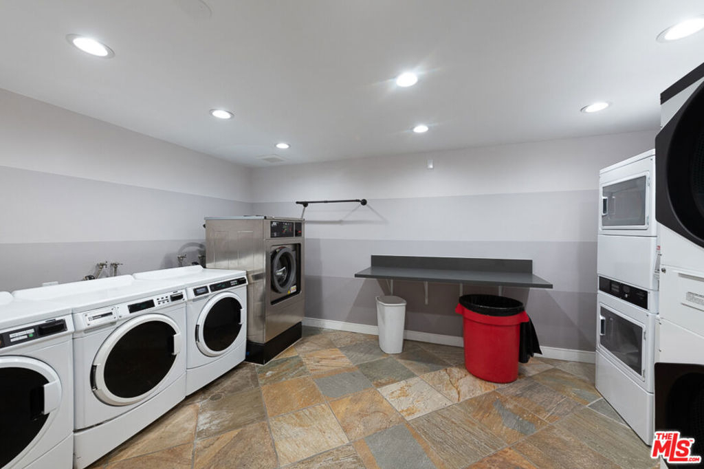 1230 Horn Avenue - Photo 19