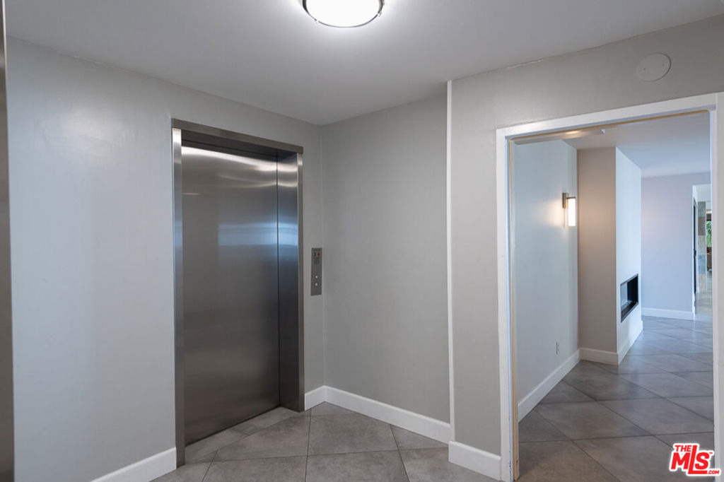 1230 Horn Avenue - Photo 2