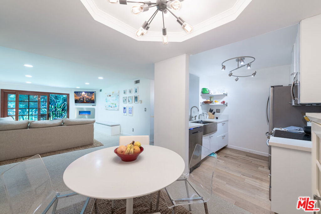 1230 Horn Avenue - Photo 7