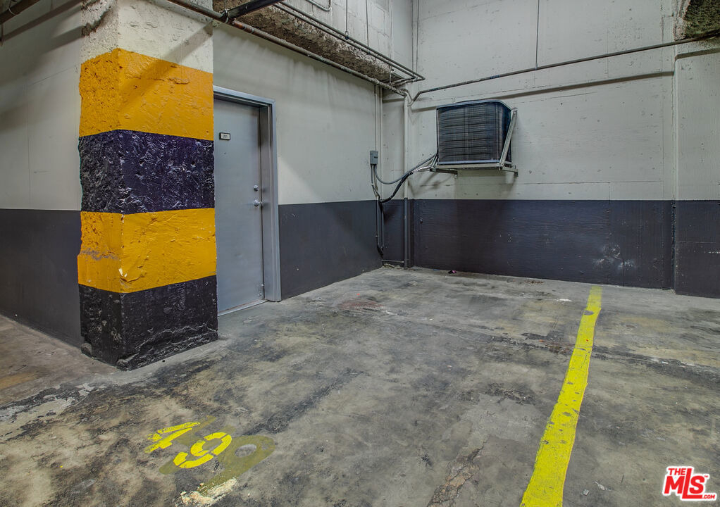 215 W 7th Street - Photo 15