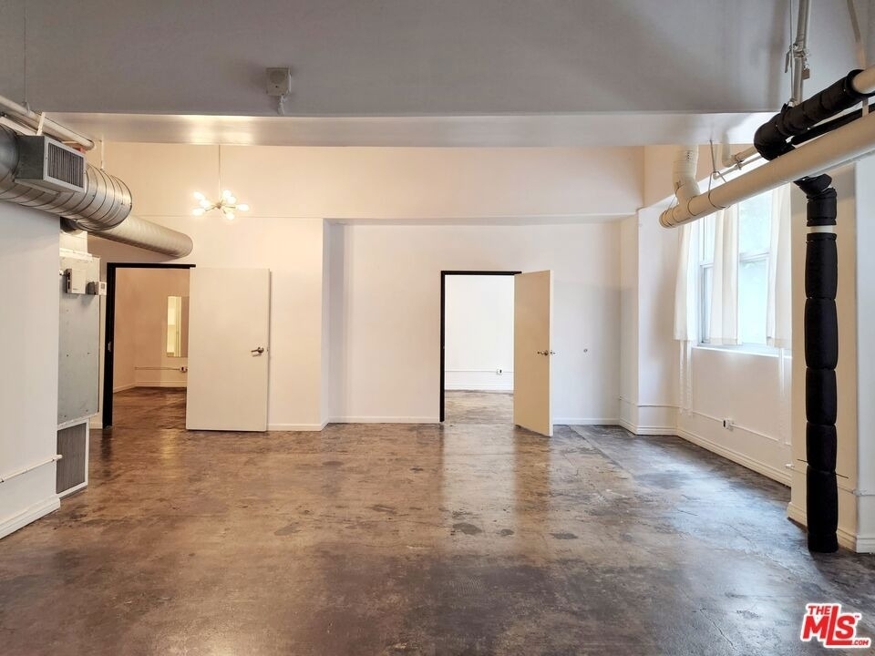 215 W 7th Street - Photo 8