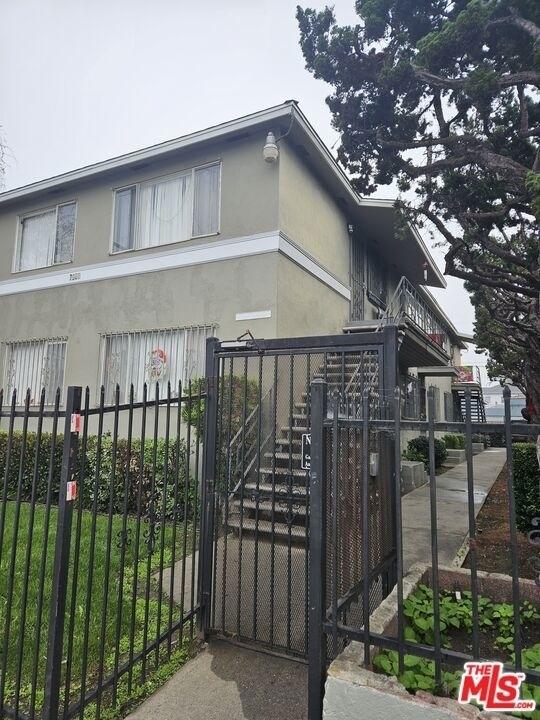 7906 S San Pedro Street - Photo 0
