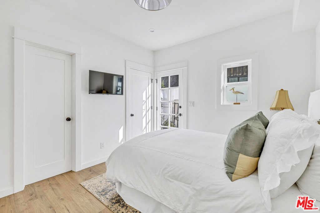 712 Crestmoore Place - Photo 8