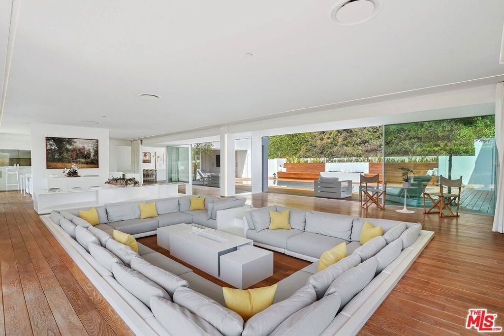 1106 N Hillcrest Road - Photo 3