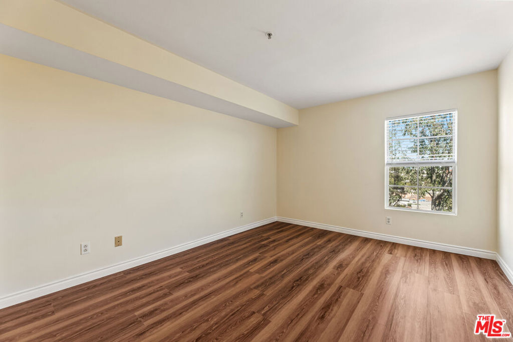 4755 Templeton Street - Photo 20