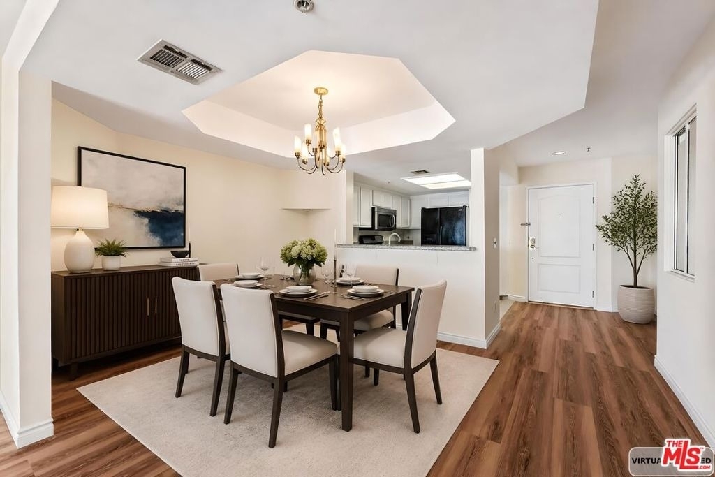4755 Templeton Street - Photo 8